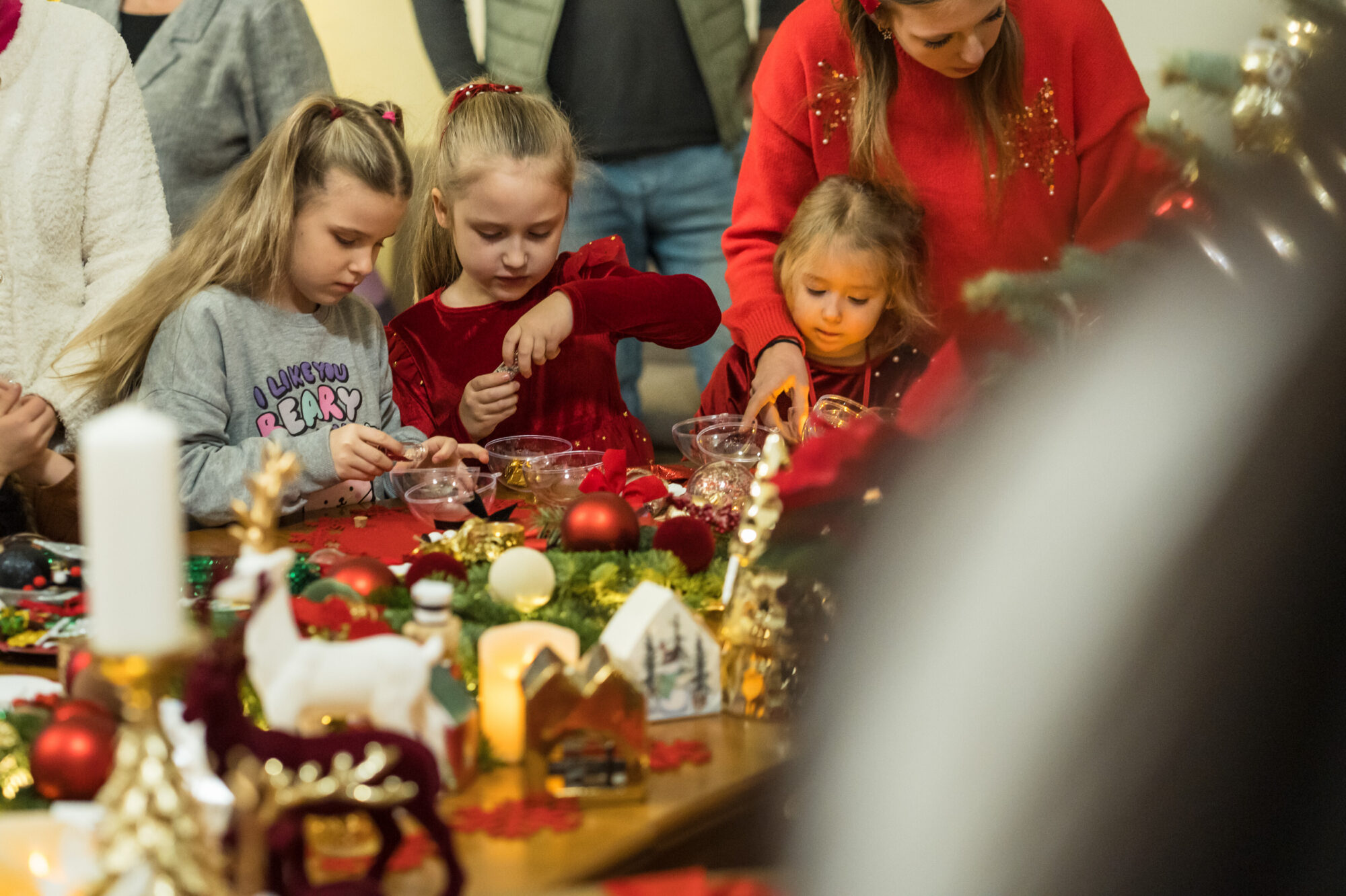 Liepājas pašvaldība aicina ģimenes ar bērniem piedalīties Ziemassvētku rotājumu darbnīcā