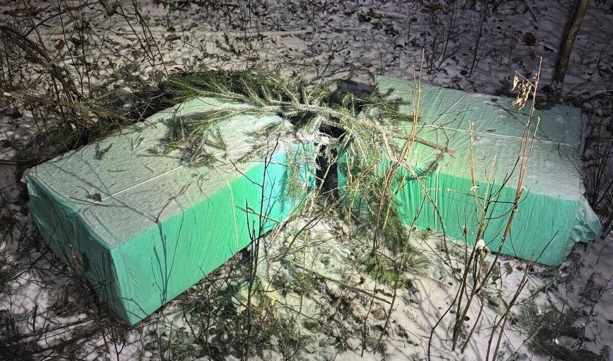 Foto: Arī Latvijā ielidojušas meteozondes no Baltkrievijas ar nelegālajām cigaretēm