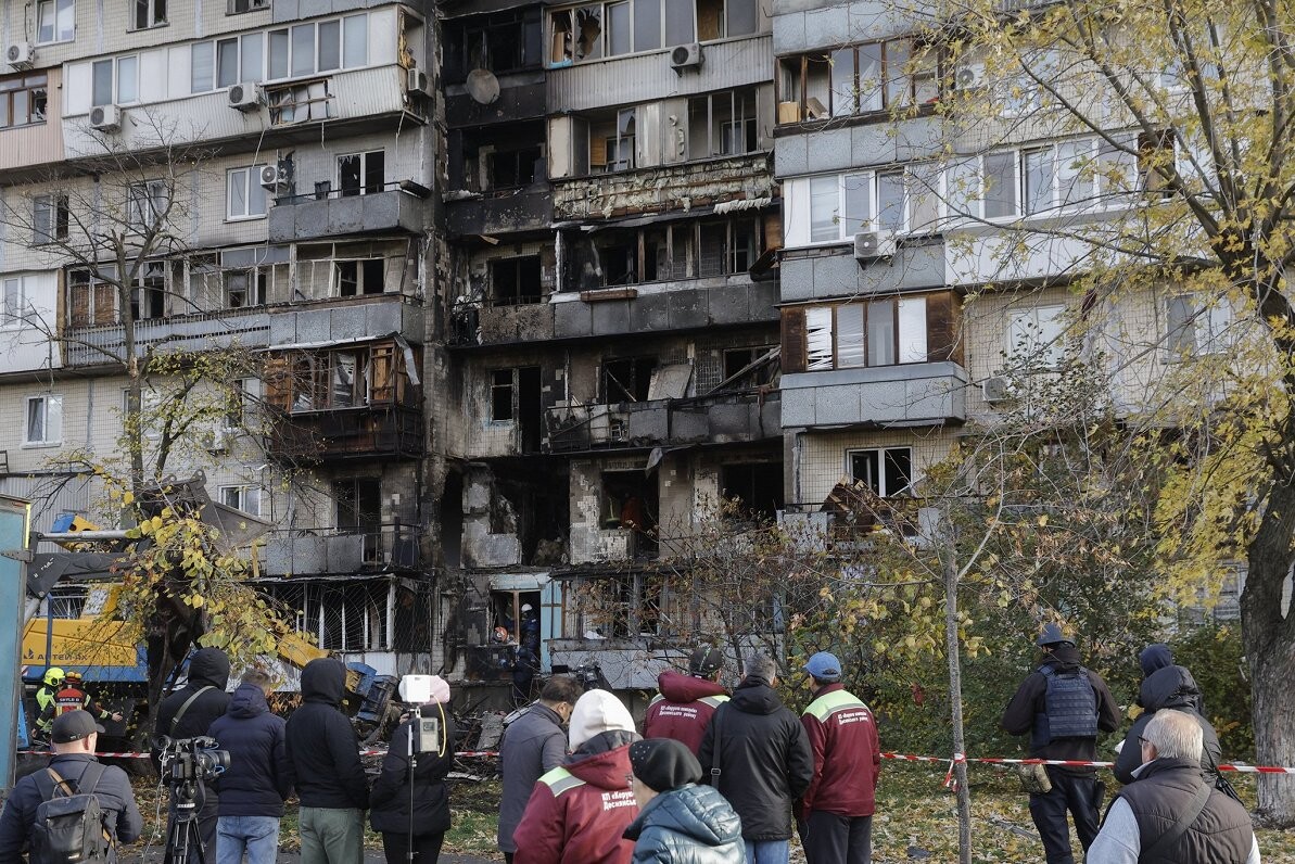 Krievijas uzbrukumā Kijivā nogalināti seši cilvēki
