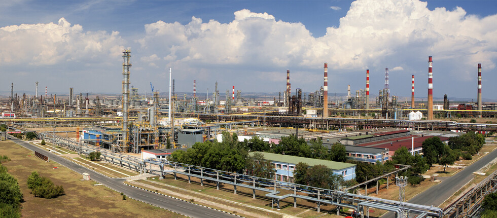 Bulgārija pārņems kontroli pār “Lukoil” naftas pārstrādes rūpnīcu valstī
