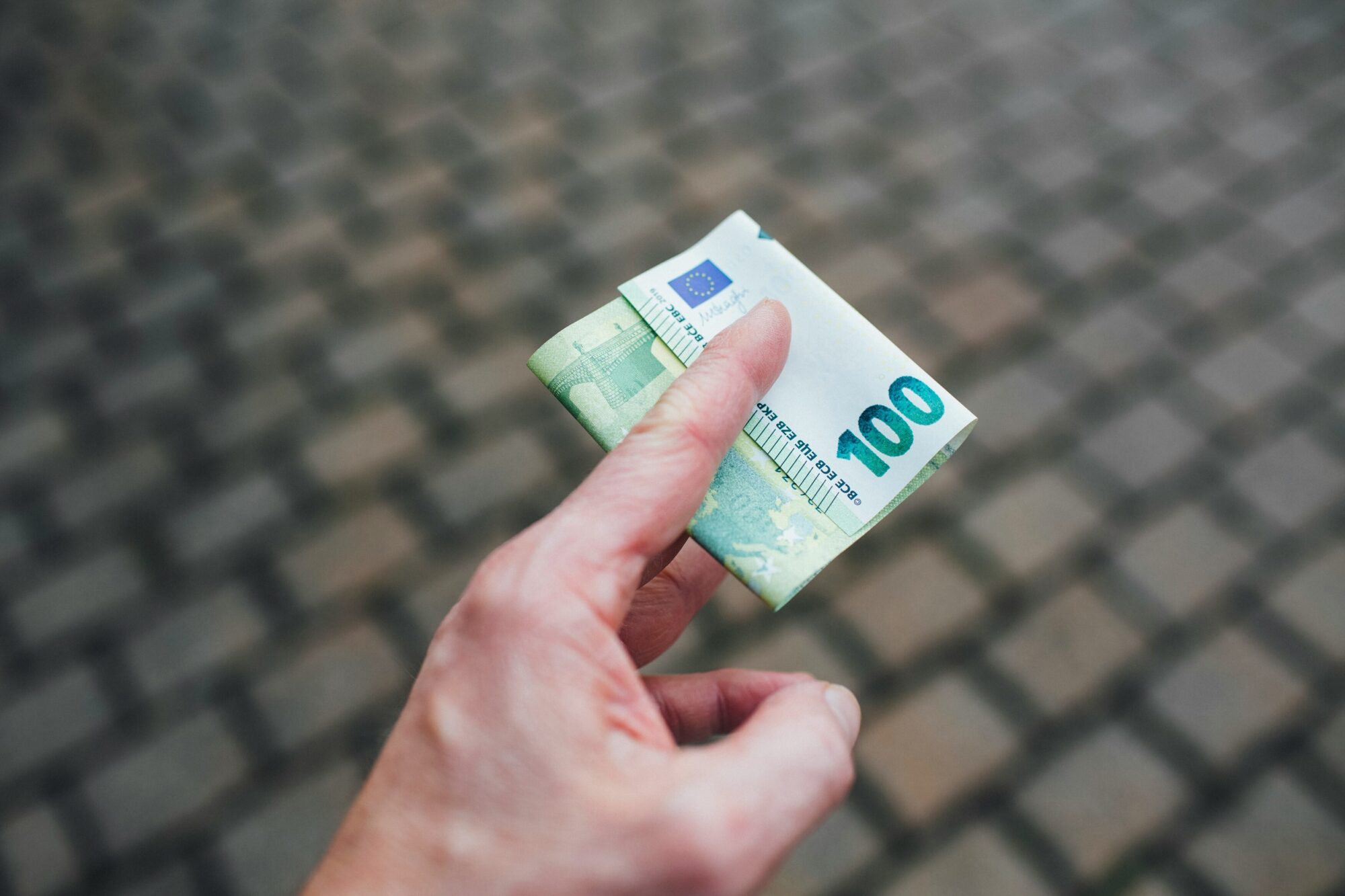 Vācijas pilsonis Grebņevas robežsargam piedāvā 100 eiro kukuli