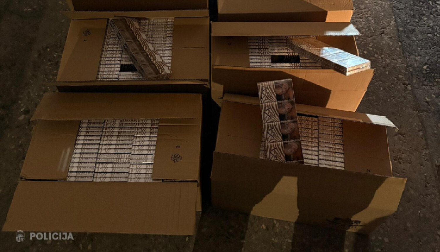 Ogrē aiztur vīrieti ar 320 000 nelegālo cigarešu