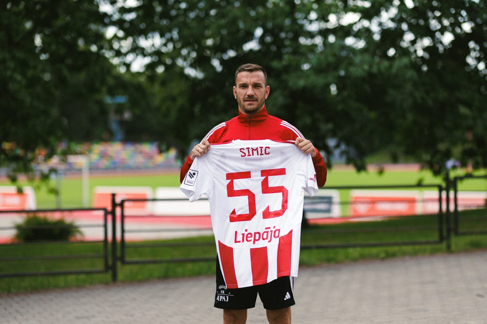 “Liepāja” atbrīvo Melnkalnes futbolistus Simiču un Babiču
