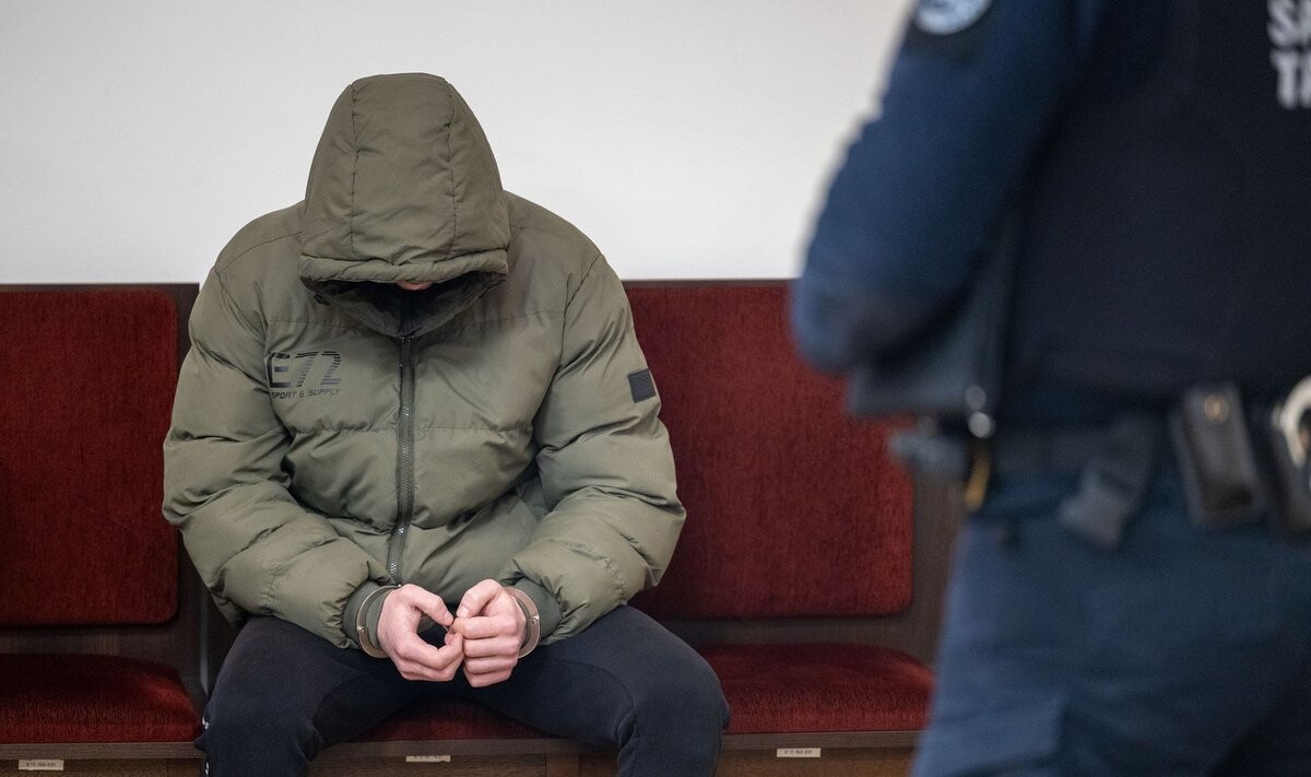 Par “IKEA” dedzināšanu Viļņā apsūdzētajam Ukrainas pilsonim piespriež trīs gadu un četru mēnešu cietumsodu