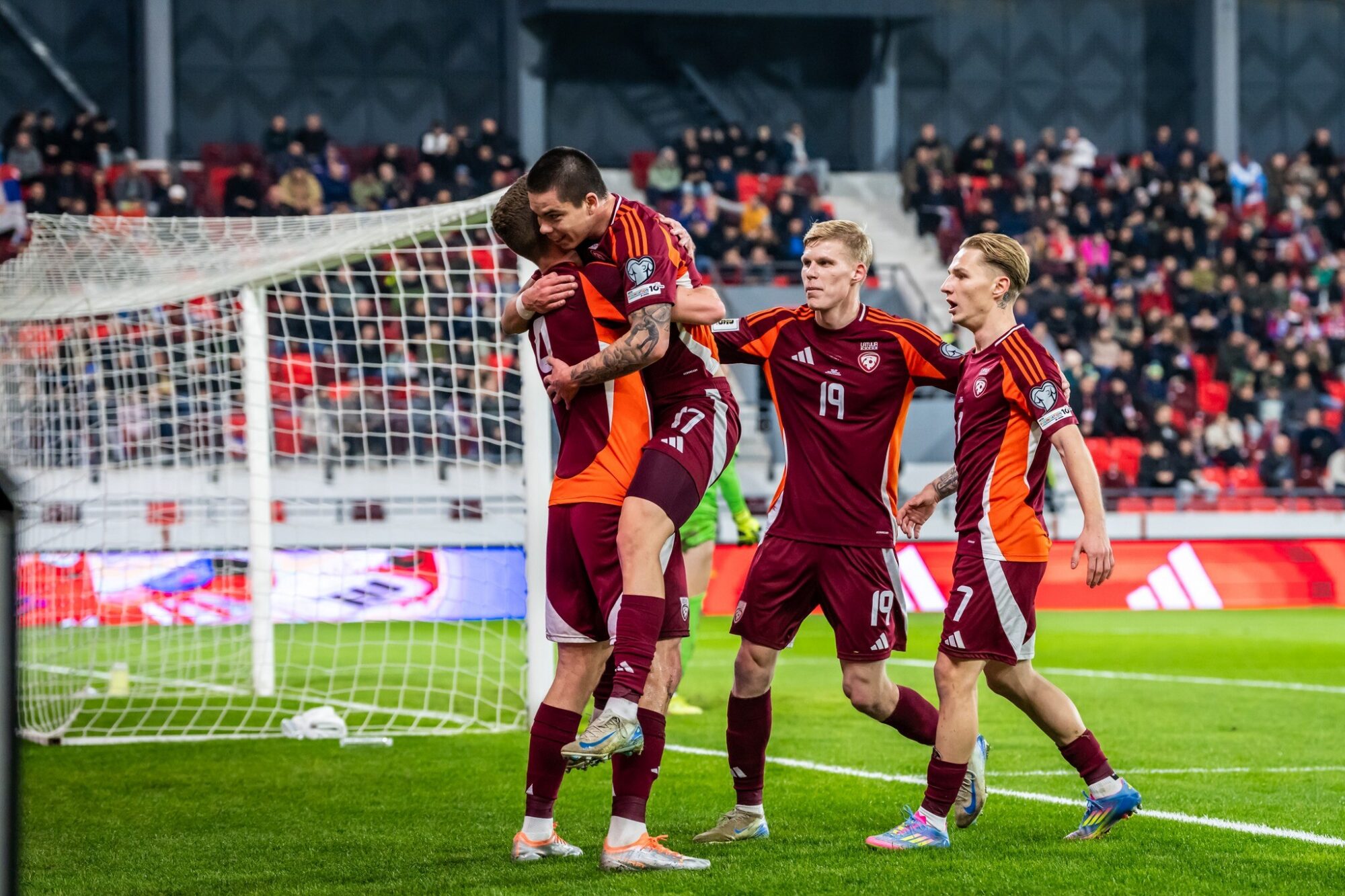 Latvijas futbola izlase FIFA rangā atkāpusies uz 140. vietu