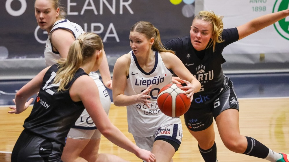 Paretinātā Liepāja pārķer 14 bumbas un izcīna vērtīgu uzvaru Lohkvā