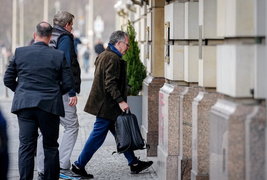Zelenskis, Vitkofs un Kušners ieradušies uz sarunām Berlīnē