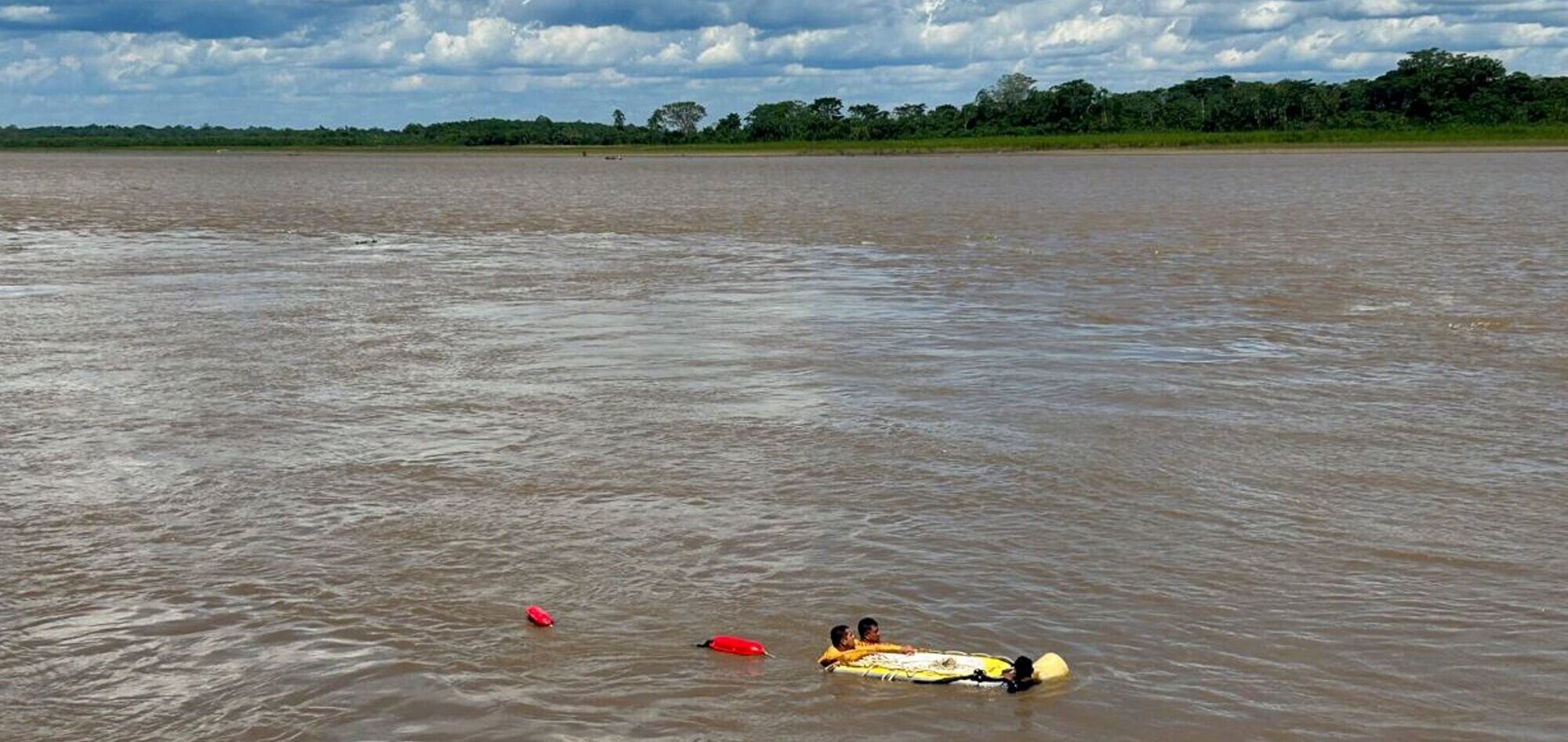 Peru zemes nogruvumam nogremdējot kuģus, gājuši bojā 12 un pazuduši desmitiem cilvēku