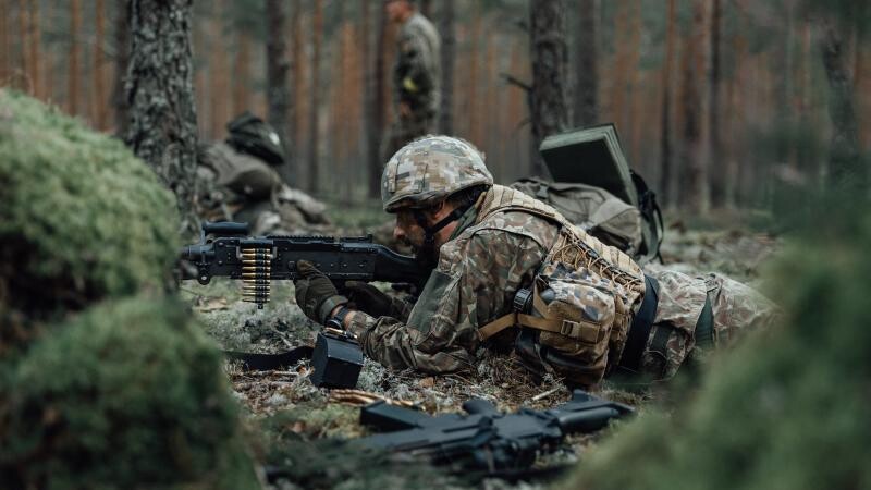 Nākamgad vairāk nekā miljardu eiro plāno novirzīt Latvijas armijas kaujas spēju tiešai attīstībai