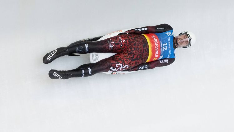 Latvijas kamaniņu sporta izlasei trešā vieta sezonas pirmajā stafetē