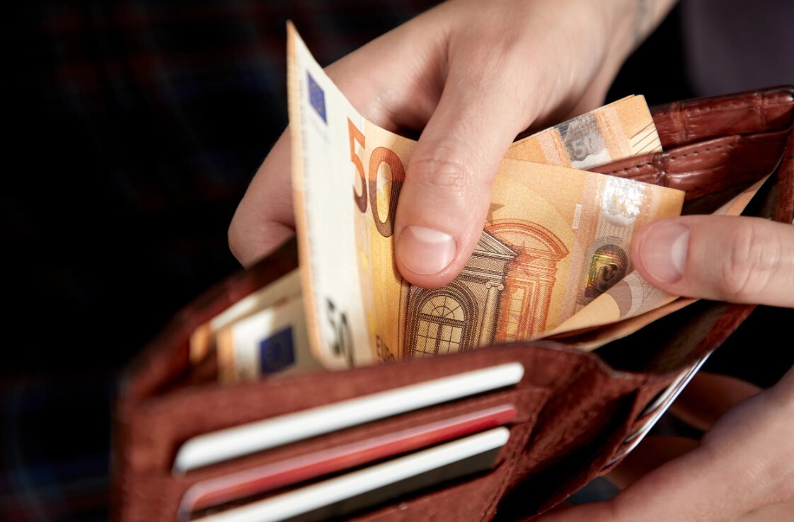 Banku analītiķi nākamajā gadā Latvijā sagaida darba samaksa kāpumu par vidēji apmēram 7%