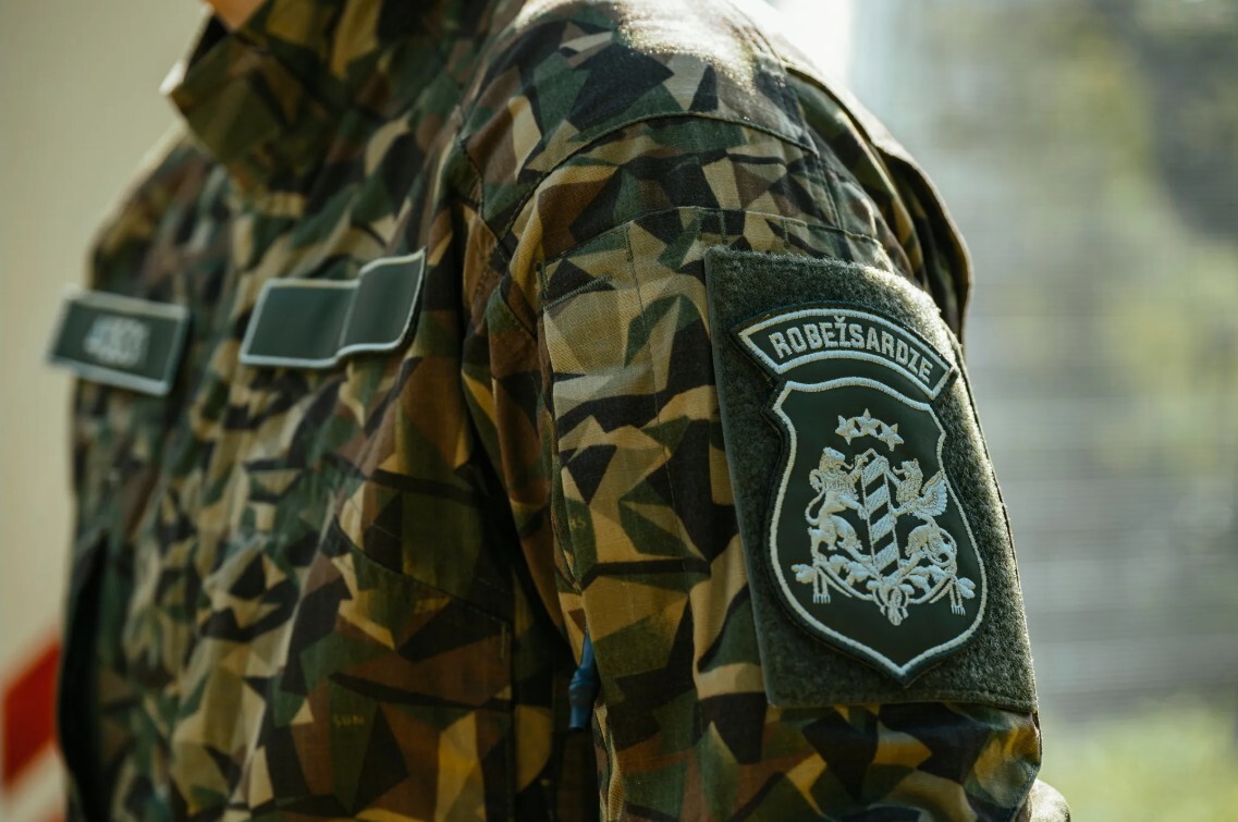 No Latvijas mēģinājuši izceļot divi cilvēki, kuriem aizliegts izbraukt no valsts