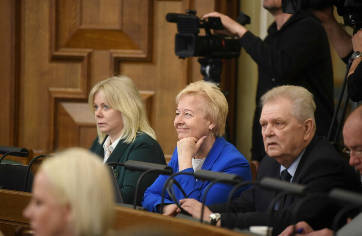 Saeimas deputāti oktobrī kompensācijās kopumā saņēmuši 25 275 eiro