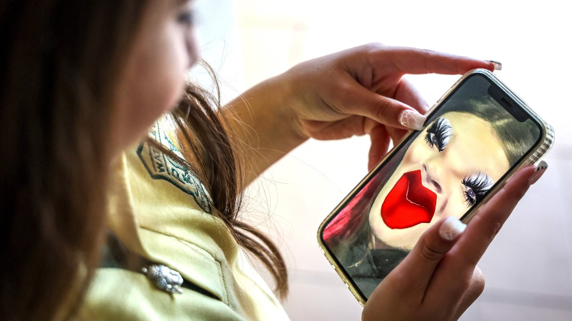 “Meta” Austrālijā sāk bloķēt bērnu kontus sociālās saziņas vietnēs