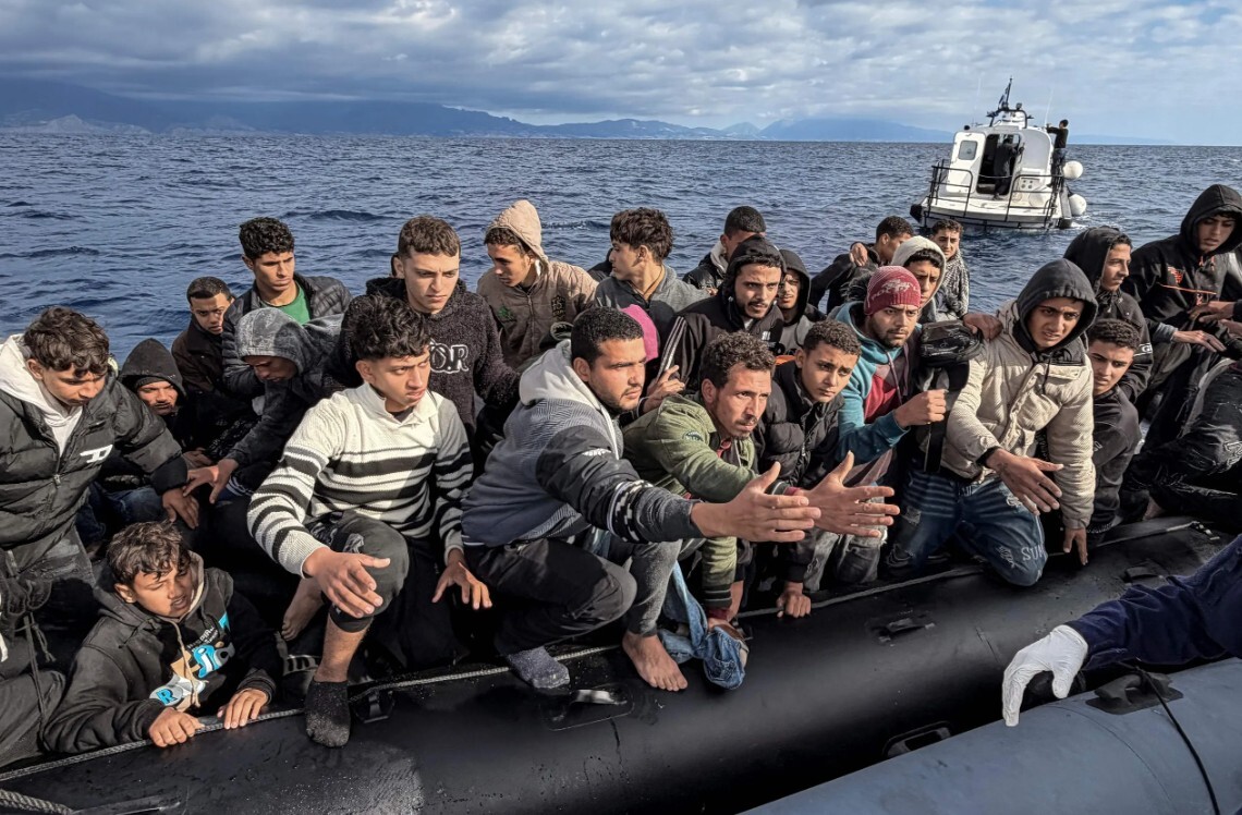 Krētā ierodas 830 migranti