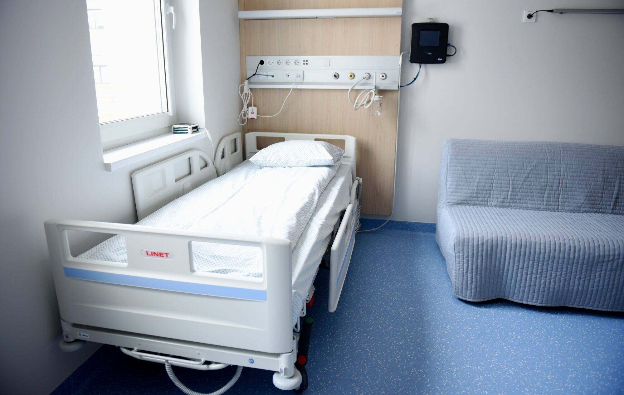 Izbeigts kriminālprocess pret vecākiem par difteriju slimo bērnu izņemšanu no BKUS