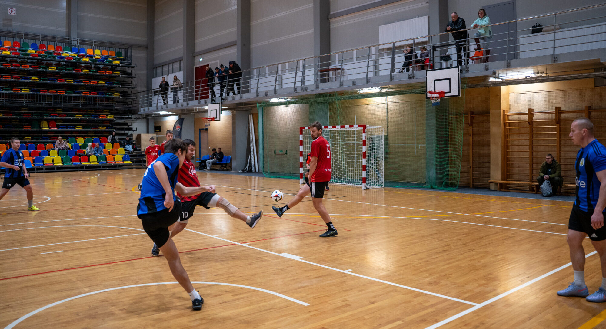 Aizvadīta Liepājas amatieru telpu futbola čempionāta trešā kārta