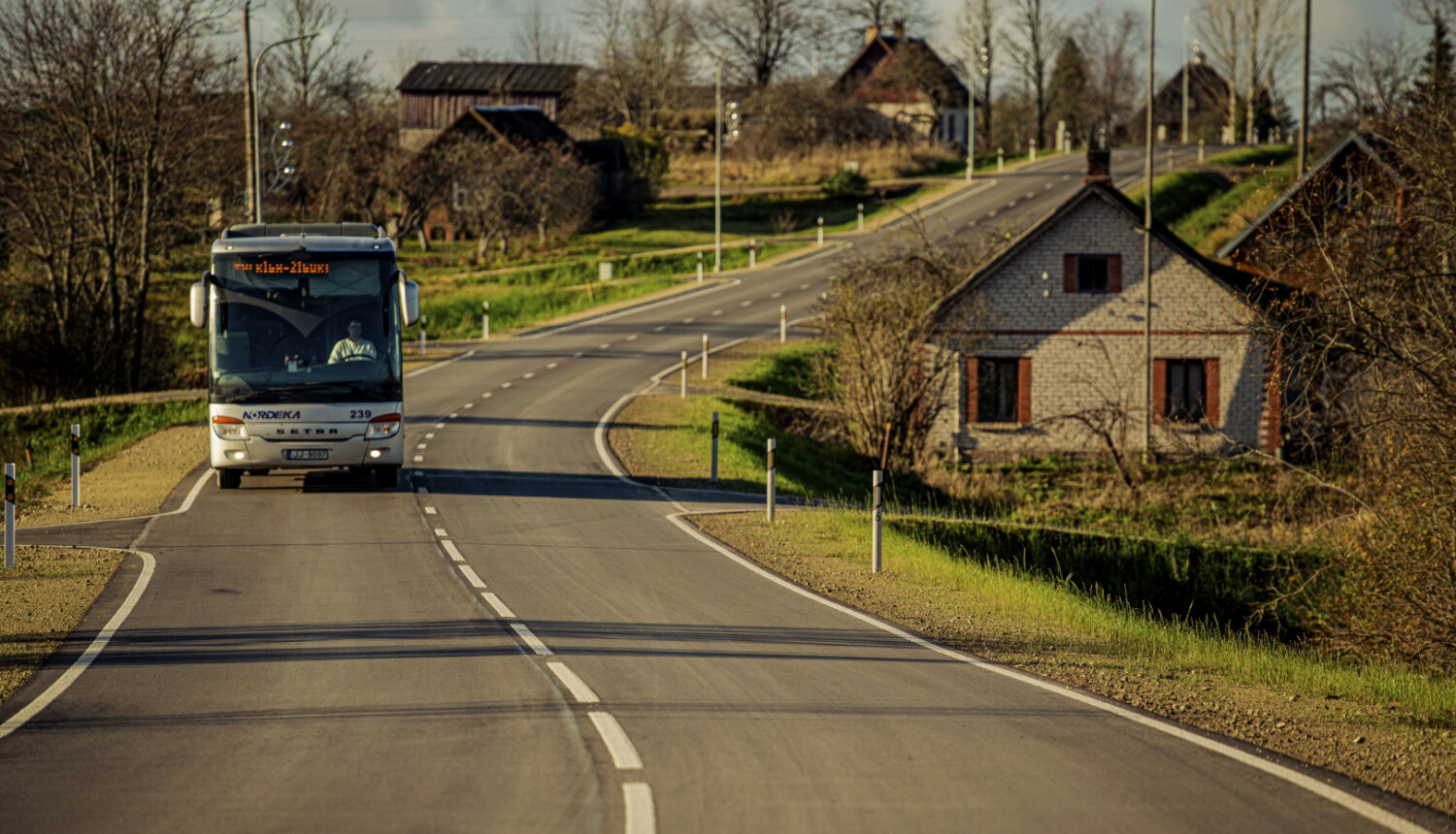 Vairākus reģionālo autobusu reisus pielāgos ziemas vilcienu sarakstam