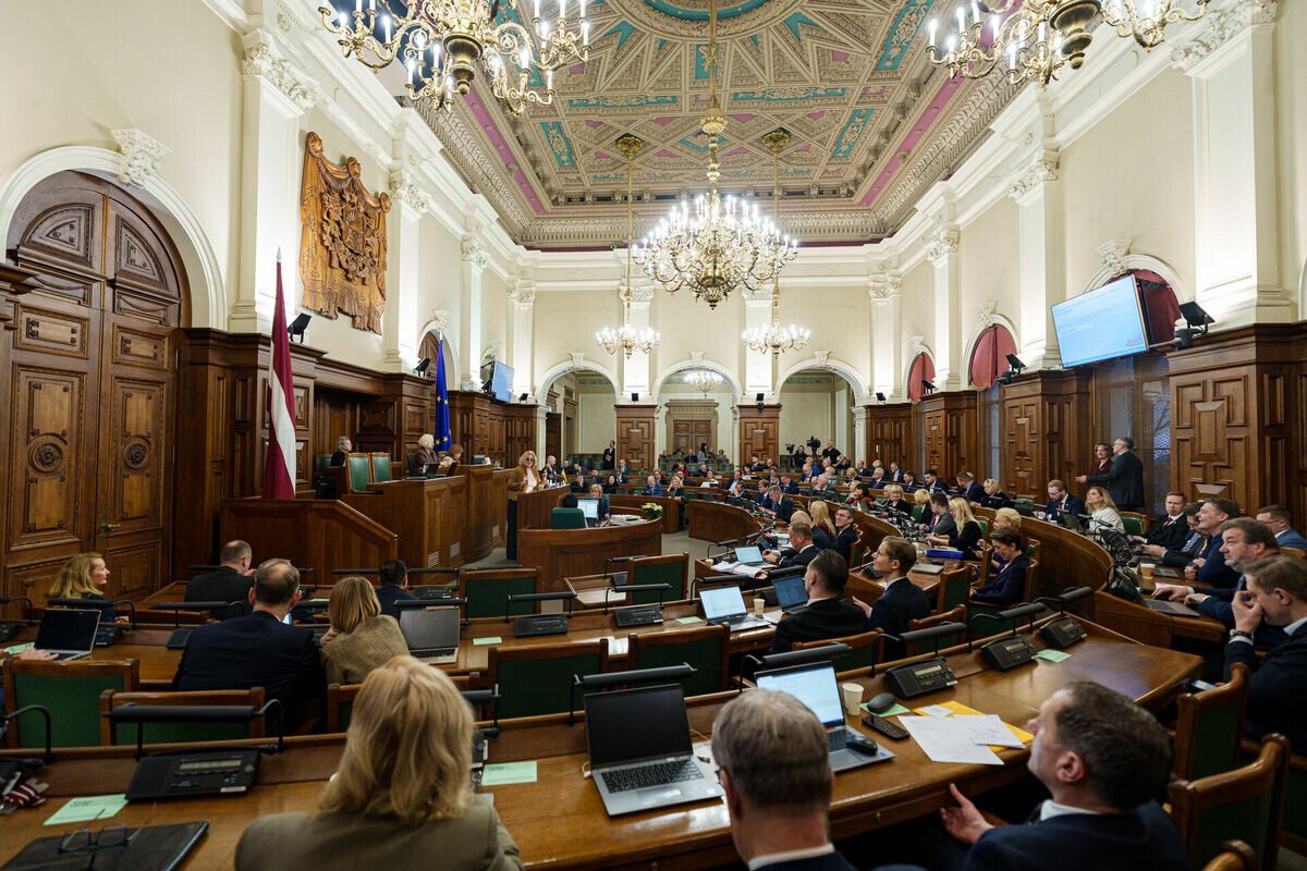 Saeimas deputāti izskatījuši pusi no 290 priekšlikumiem nākamā gada budžetam