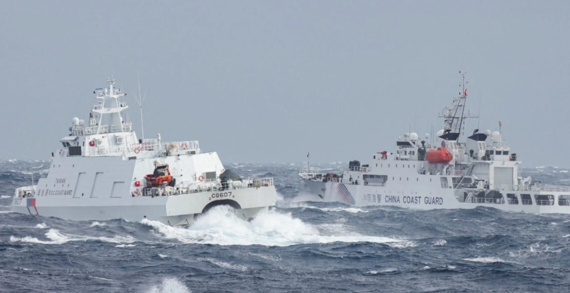 Ķīna otro dienu turpina plašas militārās mācības ap Taivānu