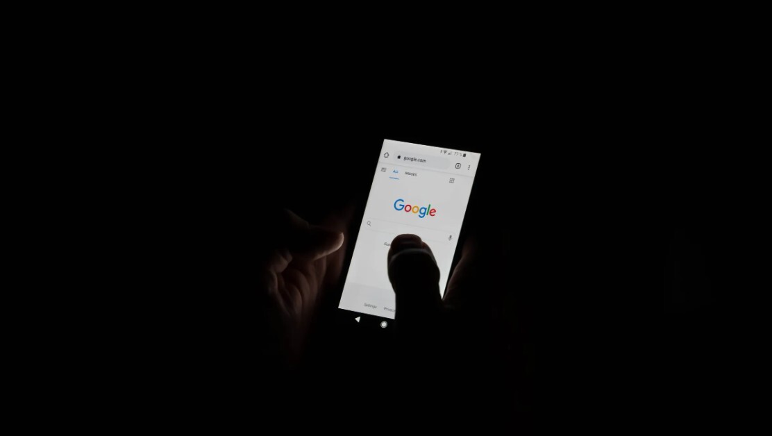 Francijas laikraksti iebilst pret “Google” kopsavilkumiem, ko ģenerē mākslīgais intelekts