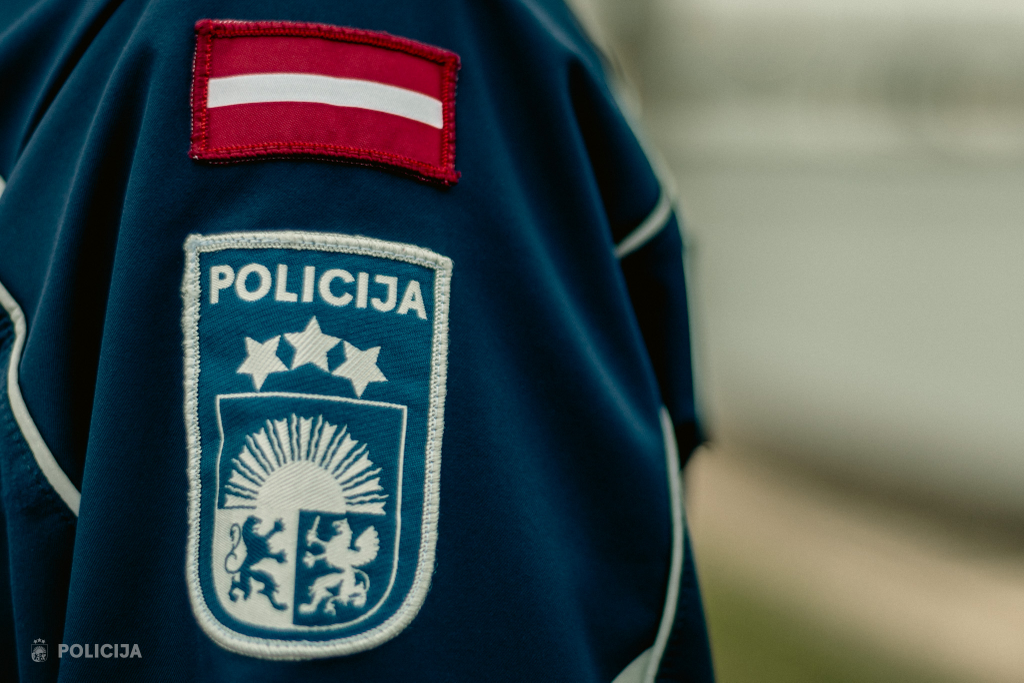 Policistam par neadekvātu uzvedību piemērota atvaļināšana no amata