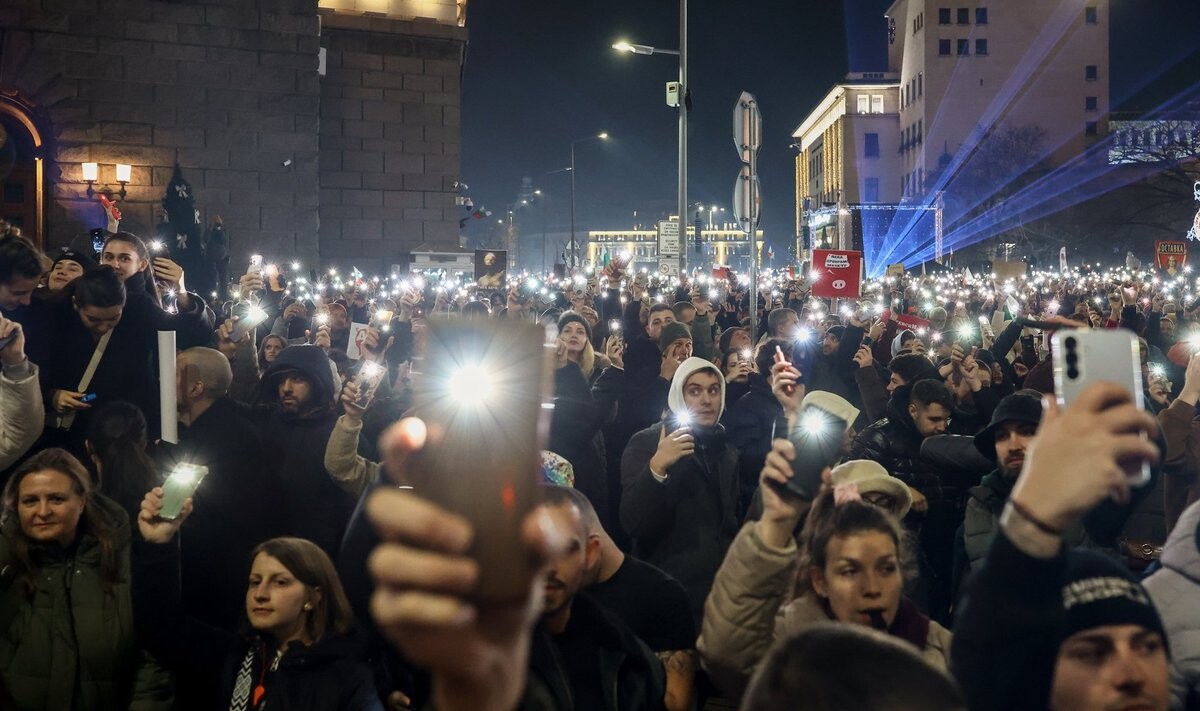 Pēc plašiem protestiem atkāpusies Bulgārijas valdība