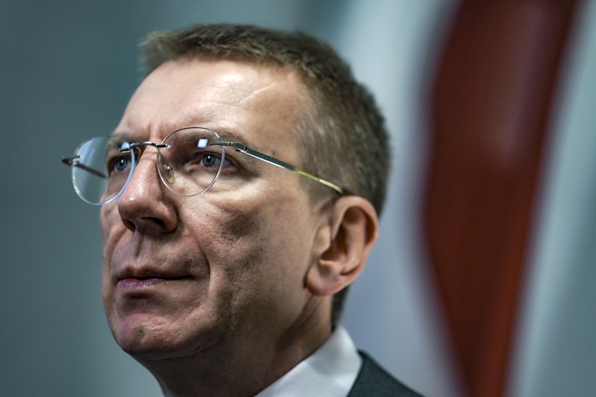 Prezidents prasīs pārskatīt likumu par autoceļu lietošanas nodevu palielināšanu kravas auto