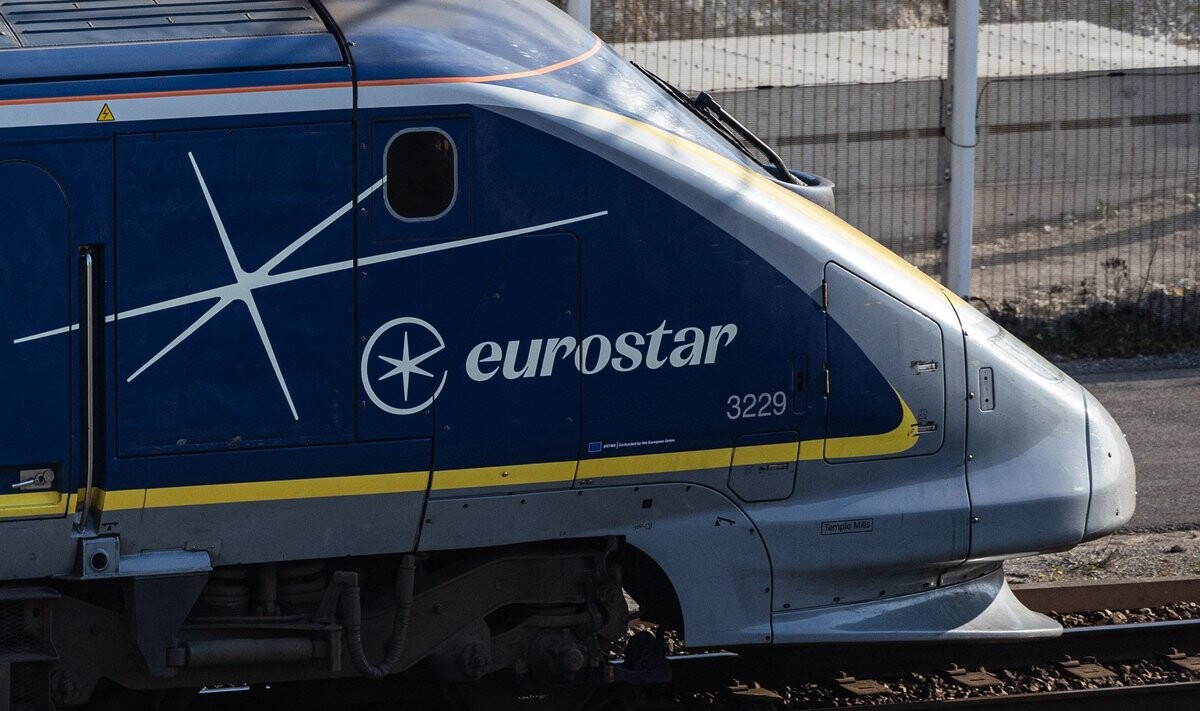 Elektroapgādes problēmu dēļ Lamanša tunelī pārtraukta “Eurostar” vilcienu satiksme