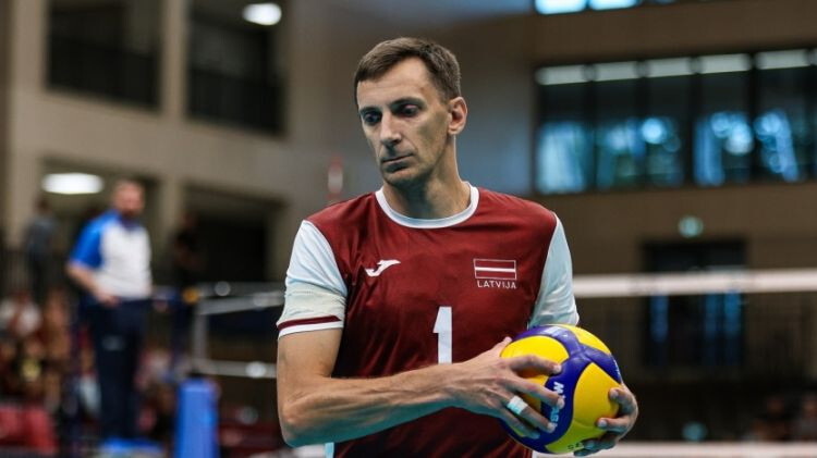 Latvijas izlases volejbolists Vanags karjeru turpina Zviedrijas klubā “Floby”