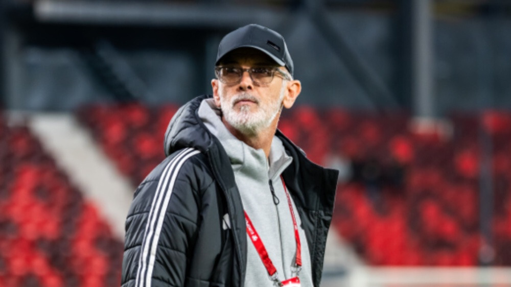Nikolato turpinās vadīt Latvijas futbola izlasi