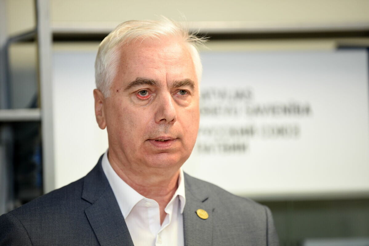 Tiesa atbrīvo no apcietinājuma par sankciju pārkāpšanu apsūdzēto Guščinu