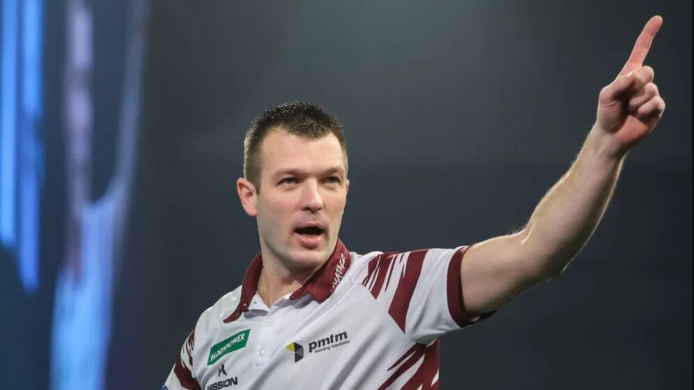 Razma cīnīsies par karjerā pirmo astotdaļfinālu pasaules čempionātā šautriņu mešanā