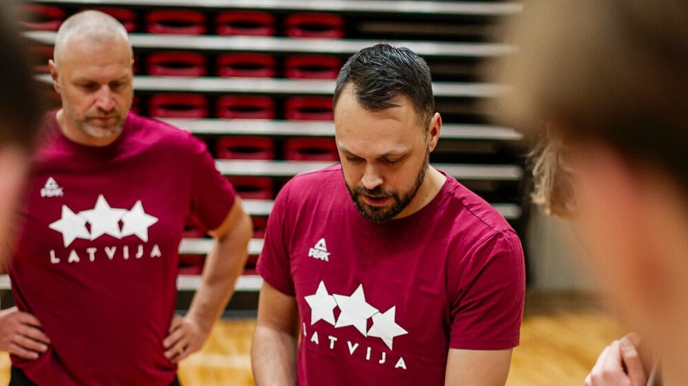 Jahovičs un Hauka iemet pa 14 punktiem, Latvijas kadeti zaudē Somijai