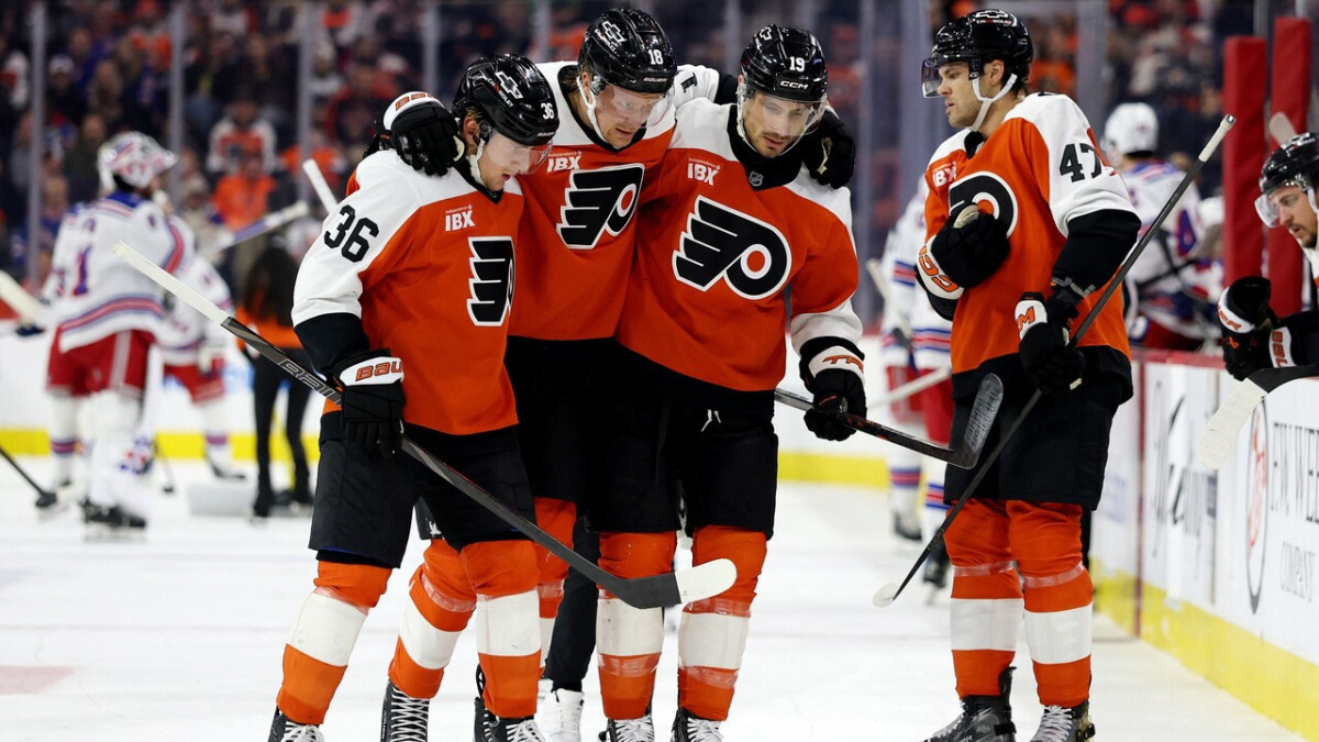 Video: Ābols traumas dēļ nepabeidz NHL spēli