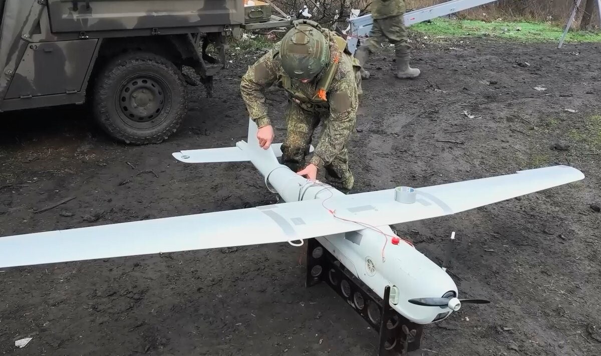 Video: Ukraina devusi triecienu dronu rūpnīcai Rostovas apgabalā