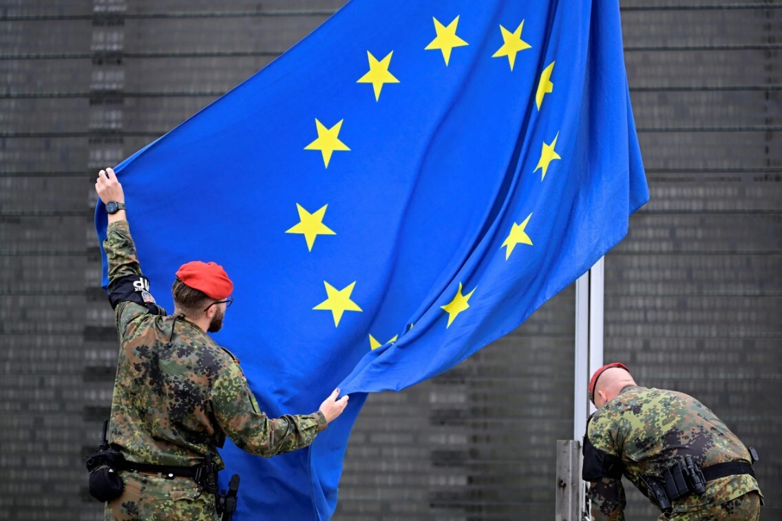 EP atbalsta ciešākas sadarbības procedūru 90 miljardu eiro aizdevumam Ukrainai