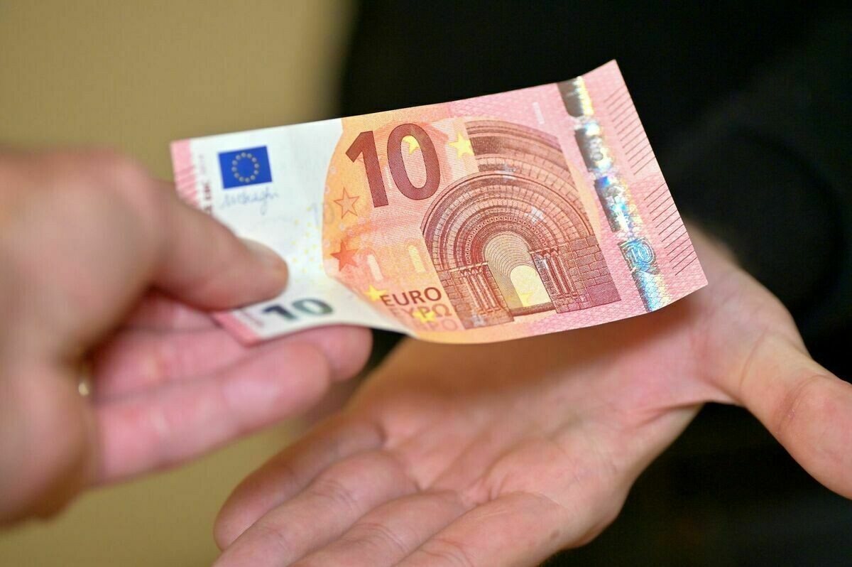 Latvijas četru lielāko banku klientiem pērn izkrāpti kopumā 12,22 miljoni eiro