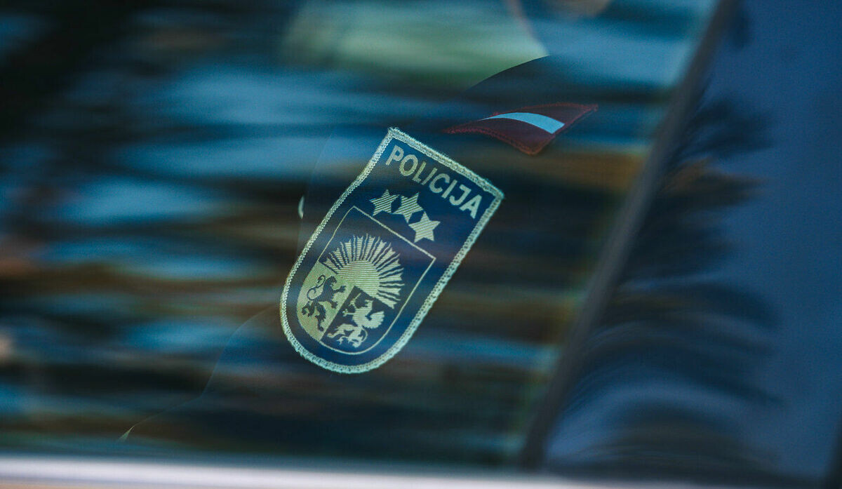 Ceturtdien Rīgā avārijā cietuši trīs policisti