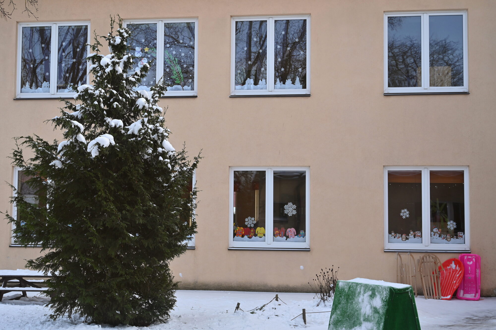Foto: Neredzamais balsts bērnudārzos – skolotāja palīgi strādā no sirds, bet par minimālu atalgojumu