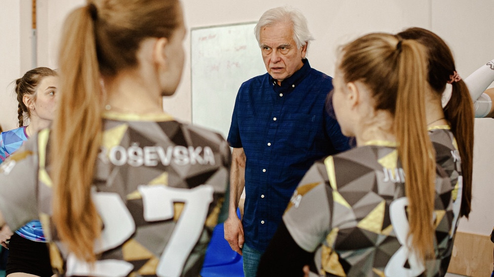 Balvu par mūža ieguldījumu Latvijas volejbolā saņems treneris Lūsis