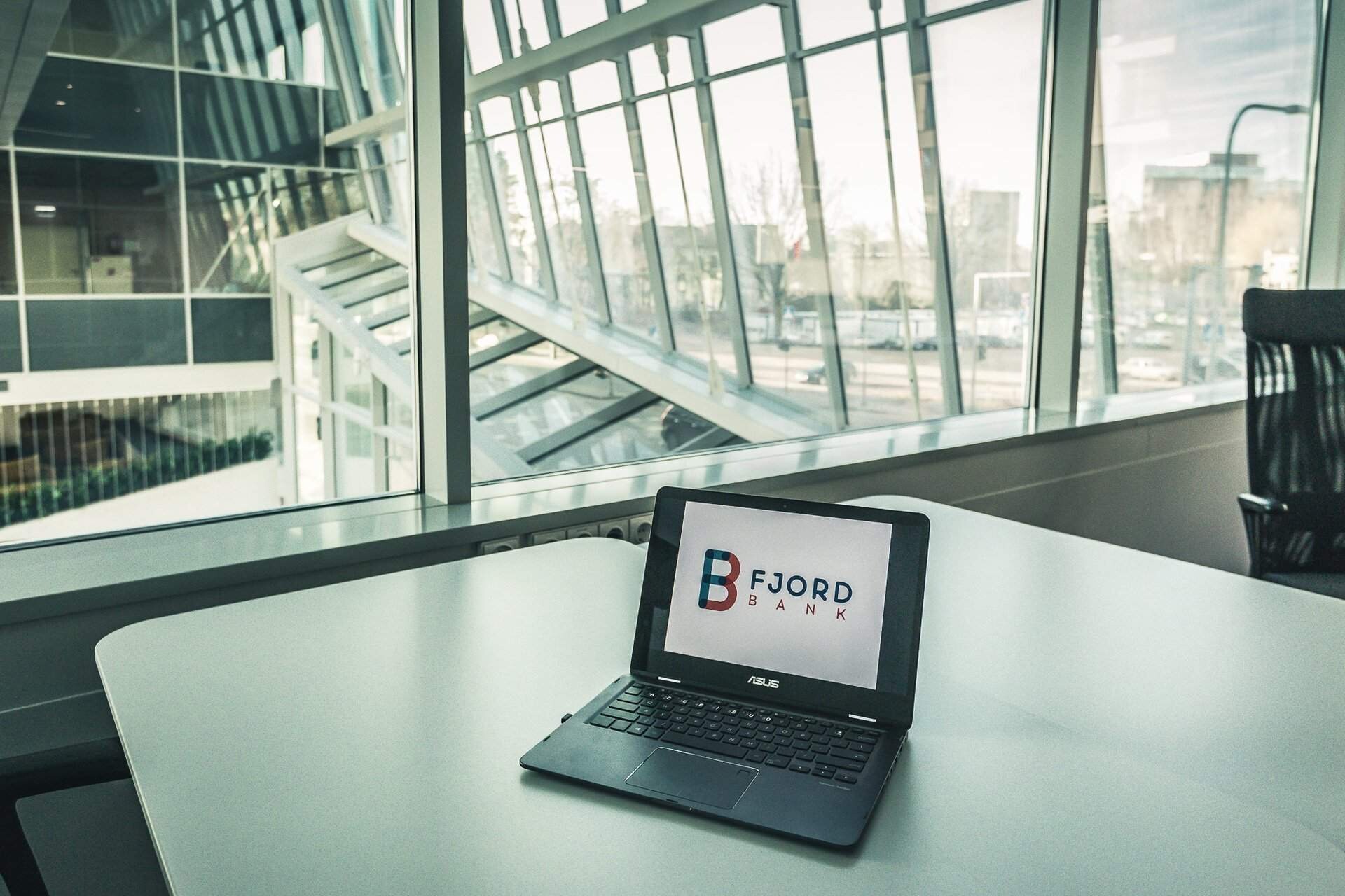 Lielbritānijas maksājumu platforma “Zilch” iegādājas Lietuvā reģistrēto “Fjord Bank”