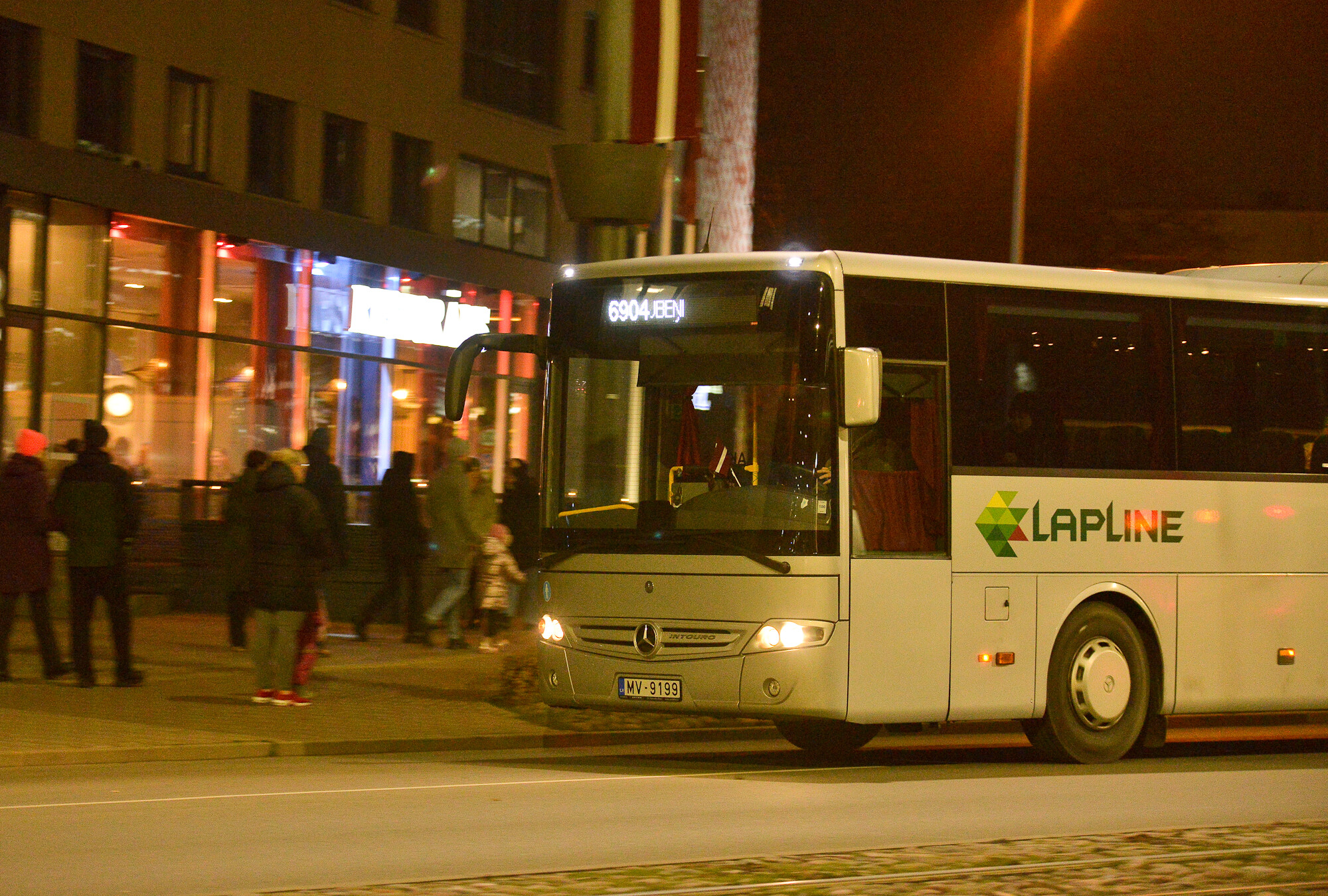 No šodienas dārgākas biļetes vilcienos un autobusos