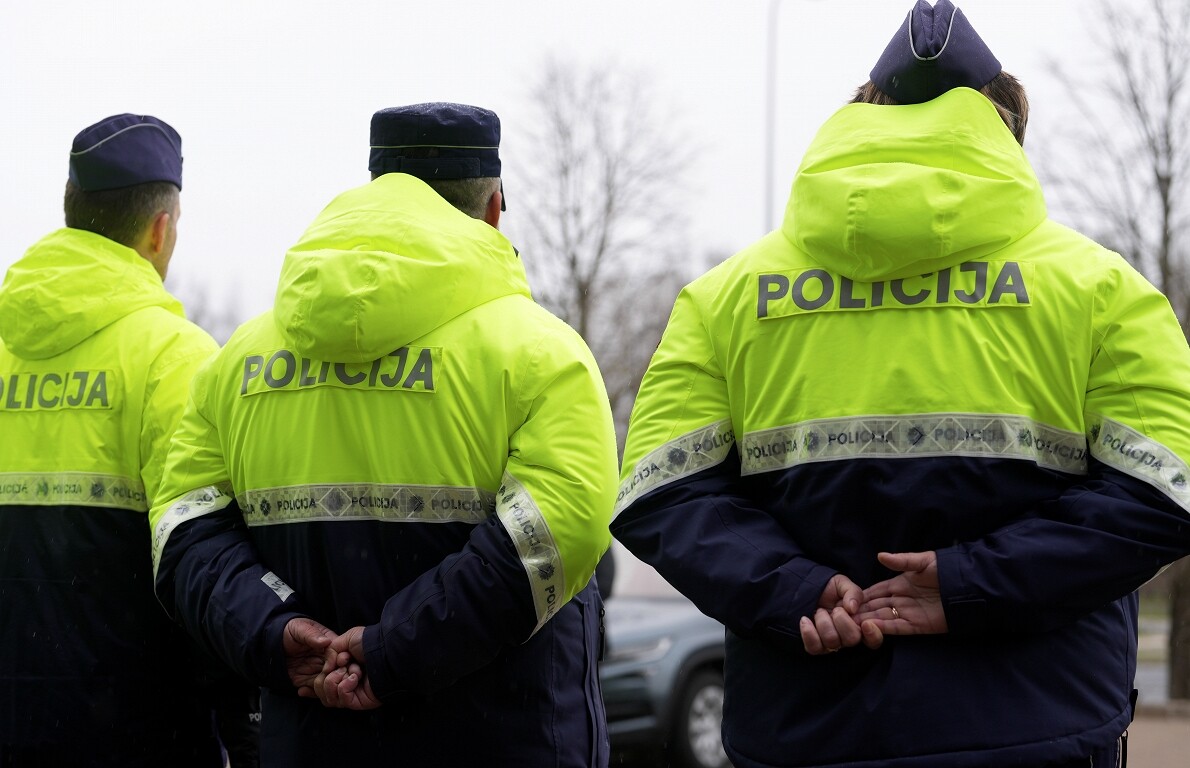 Nozares vadība sola meklēt jaunus risinājumus policistu piesaistei un noturēšanai dienestā