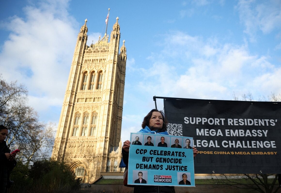 Lielbritānija atļauj Ķīnai būvēt jaunu vēstniecību Londonas centrā
