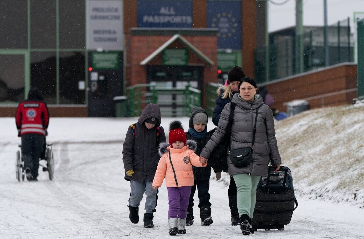 Polija pakāpeniski pārtrauks palīdzību Ukrainas bēgļiem