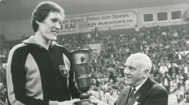 Mirusi izcilā basketboliste Uļjana Semjonova