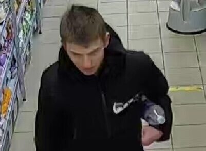 Foto: Policija Liepājā skaidro vairāku cilvēku identitāti