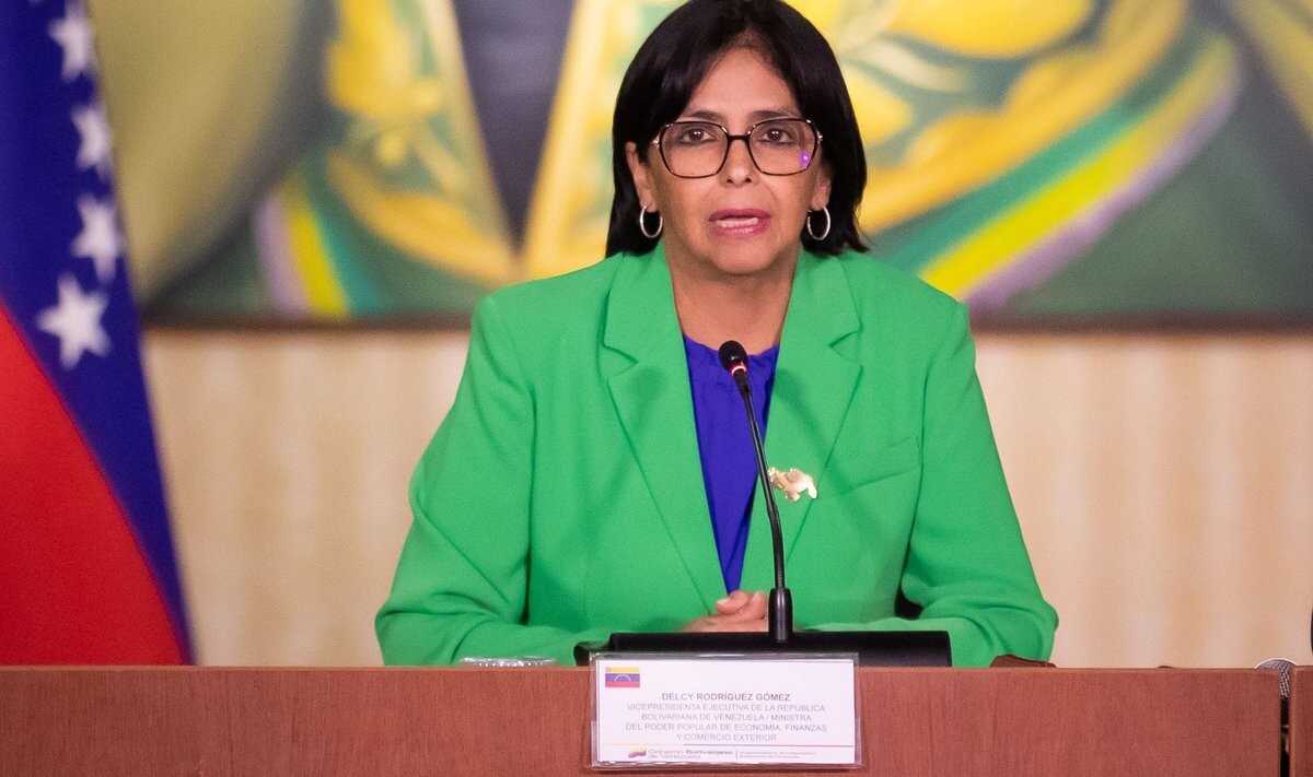 Venecuēlas pagaidu prezidente izveido komisiju Maduro atbrīvošanai