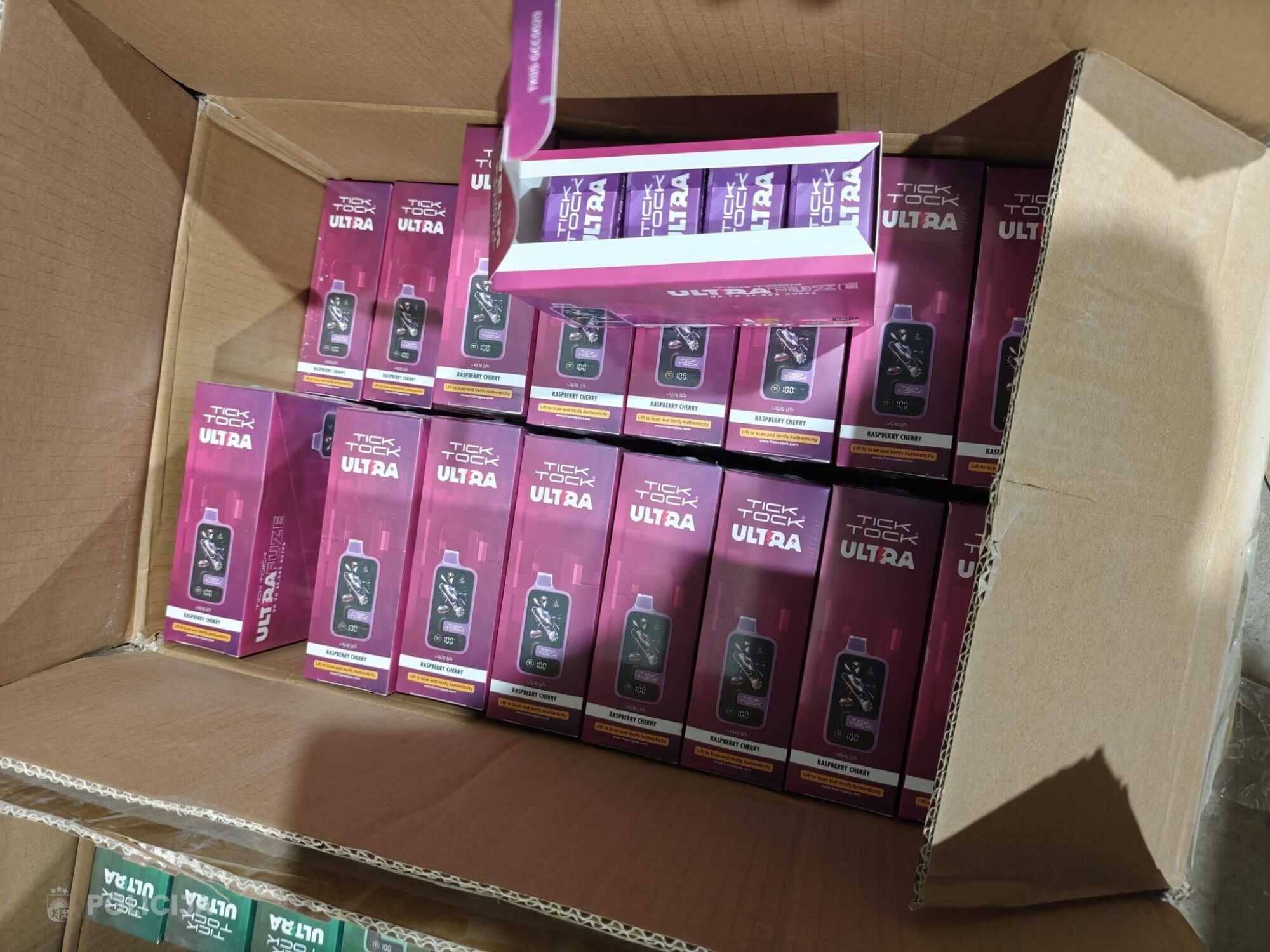 Foto un video: Aizvadītā gada izskaņā likumsargi Rīgas reģionā izņēmuši teju 50 000 elektronisko smēķēšanas ierīču